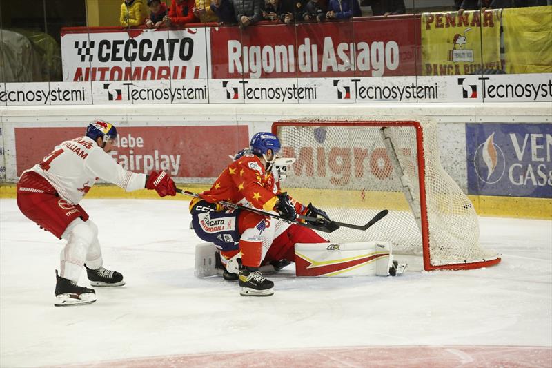 Una coriaceo Asiago si arrende all'ultimo ai Red Bull