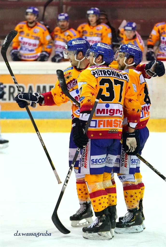 Sono arrivate le nuove sciarpe dell'Asiago Hockey 1935!