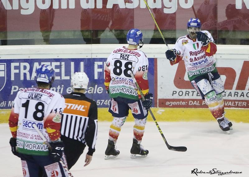 Bentivoglio decisivo all'overtime. Asiago batte Fassa 3-2