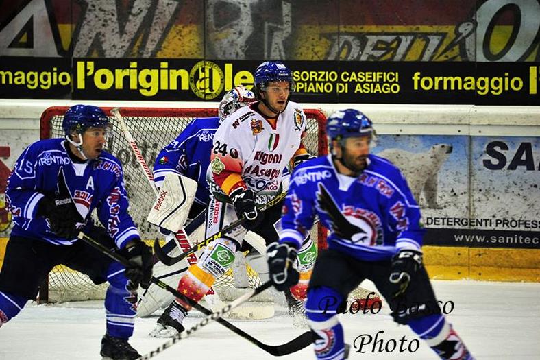Asiago sconfitto 5-3 dal Fassa. Ad Alba di Canazei i Falchi vincono in rimonta