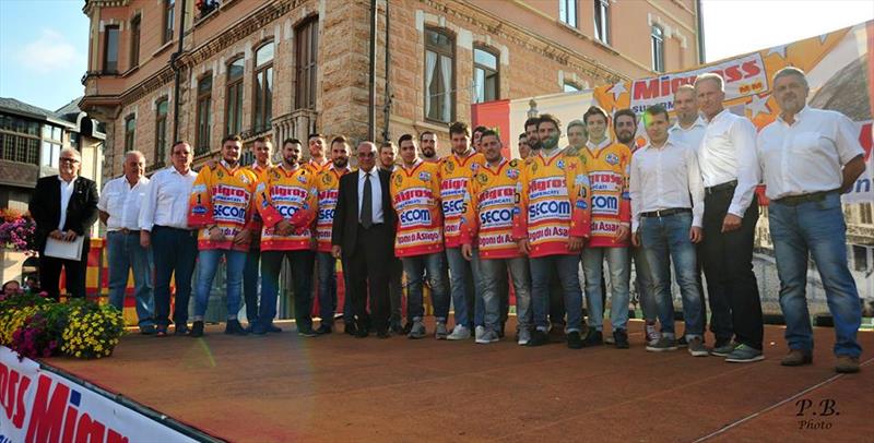 La Migross Supermercati Asiago Hockey si è presentata!