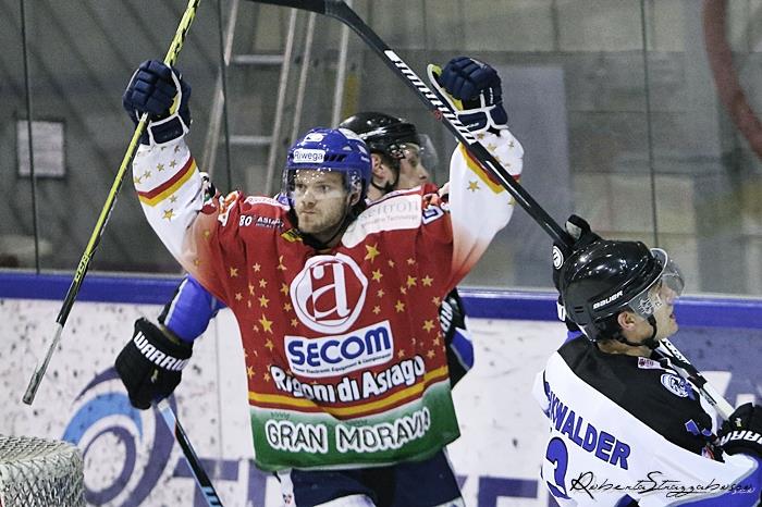 ASIAGO A FORZA 6. SABATO SEMIFINALE DI COPPA ITALIA CONTRO I LUPI DELLA VAL PUSTERIA
