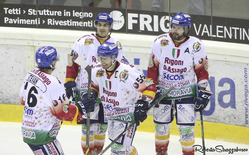 Asiago sette bellezze all'Odegar. Goleada al Vipiteno, si rivede Enrico Miglioranzi